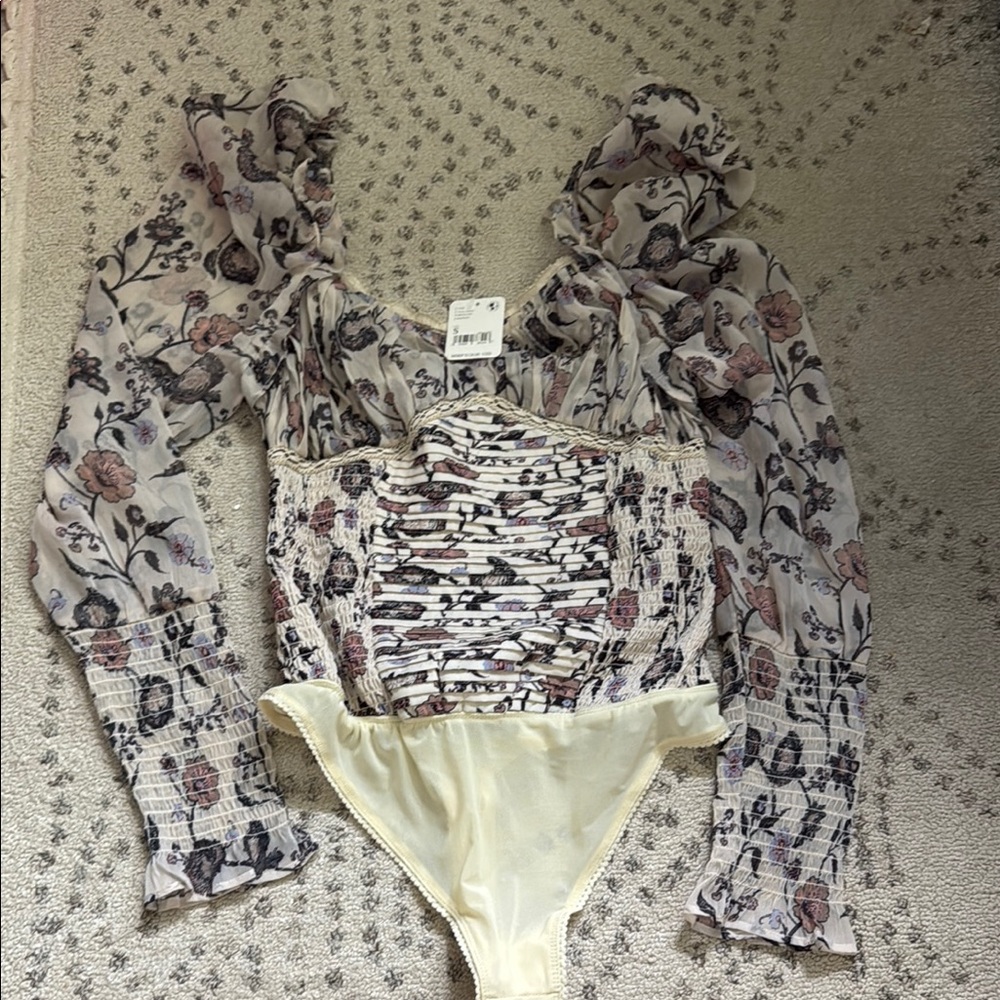 NWT Free People Brunch Date longsleeve bodysuit top. Size Small
